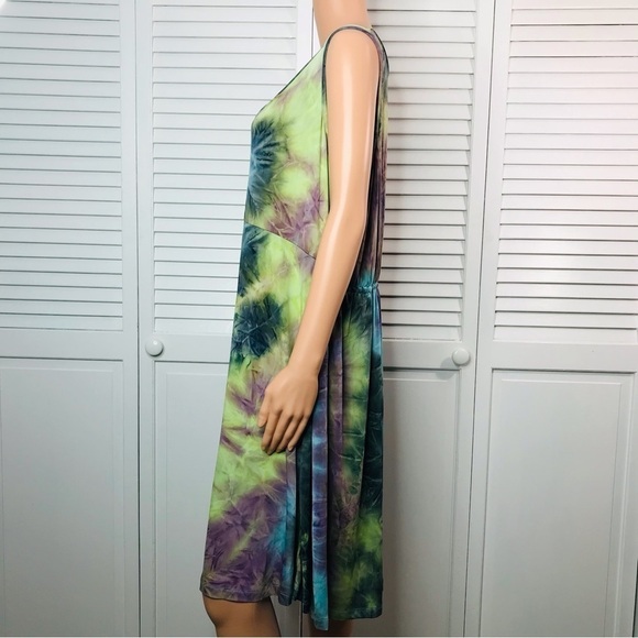 Price firm ONE WORLD Tie Dye Sleeveless Embellished Dress Size 2X - Picture 4 of 9